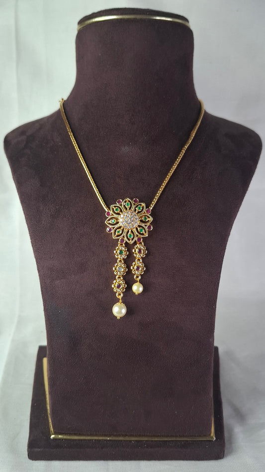 ANTIQUE GOLD SHORT NECKLACE E239