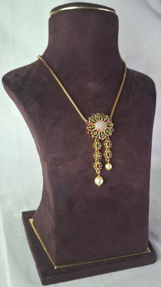 ANTIQUE GOLD SHORT NECKLACE E239