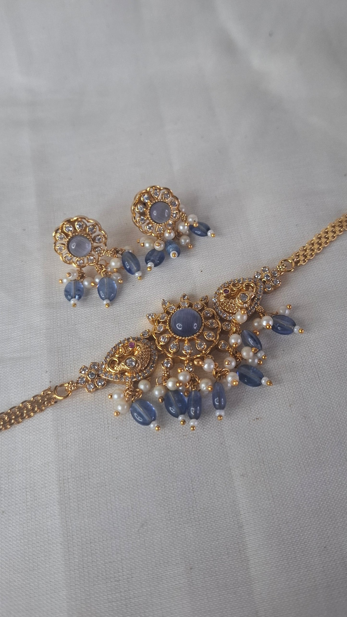 ANTIQUE GOLD CHOKER (BLUE)