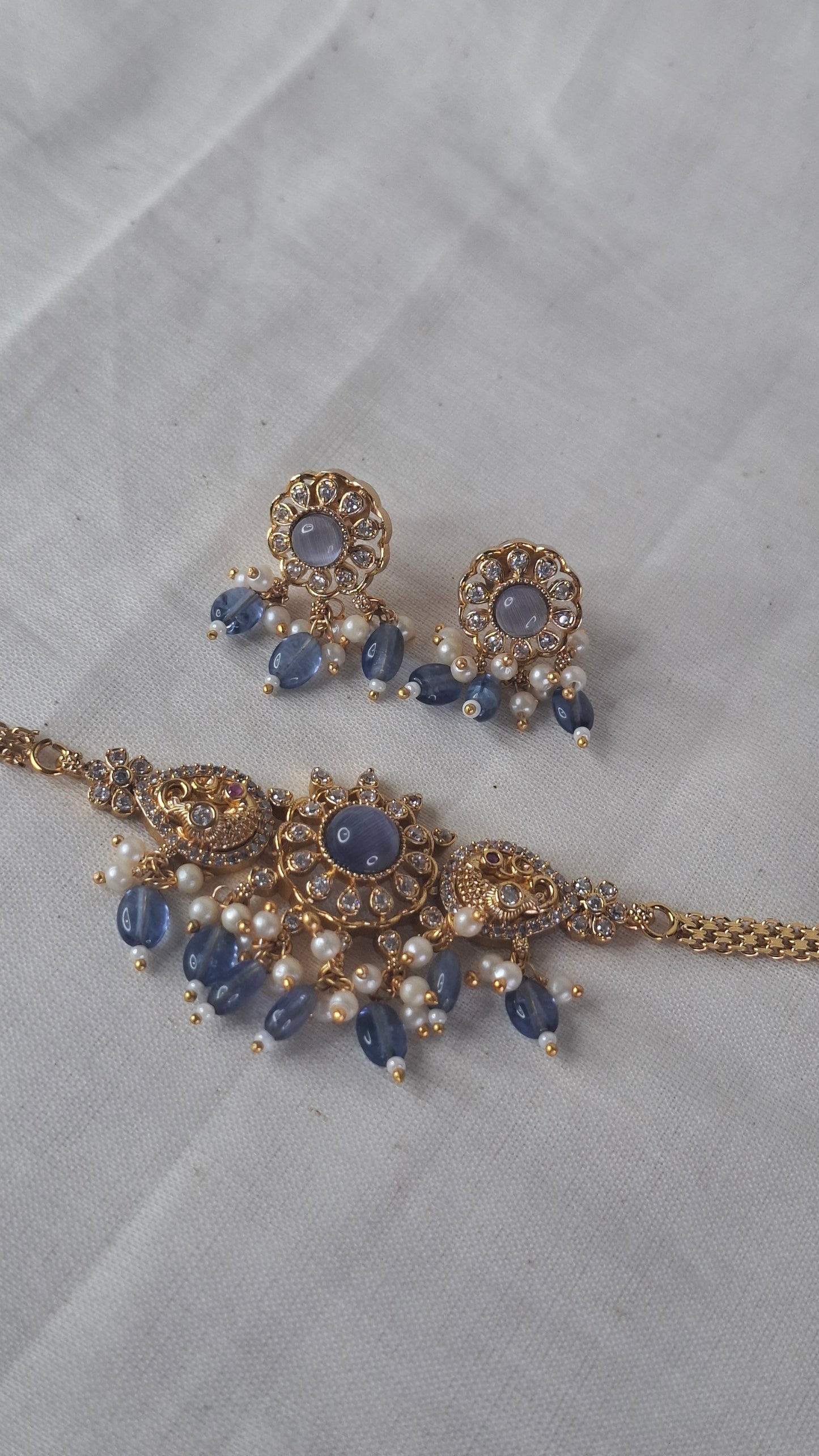 ANTIQUE GOLD CHOKER (BLUE)