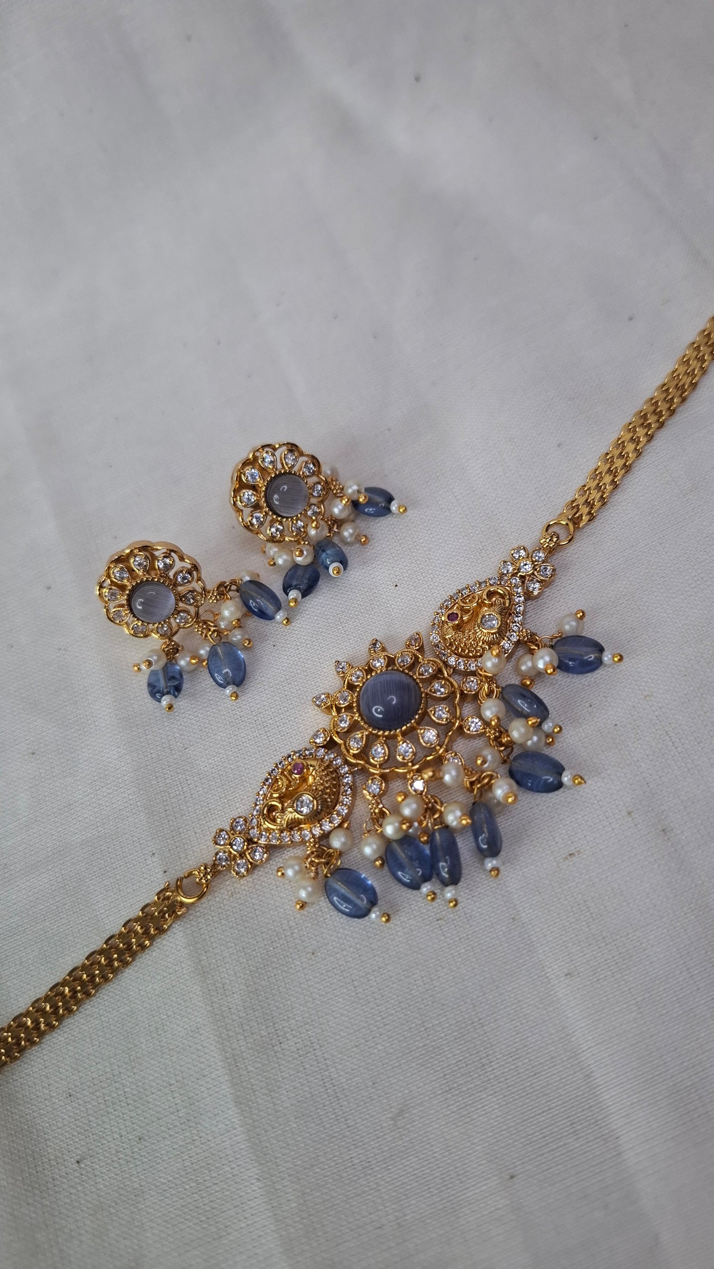 ANTIQUE GOLD CHOKER (BLUE)