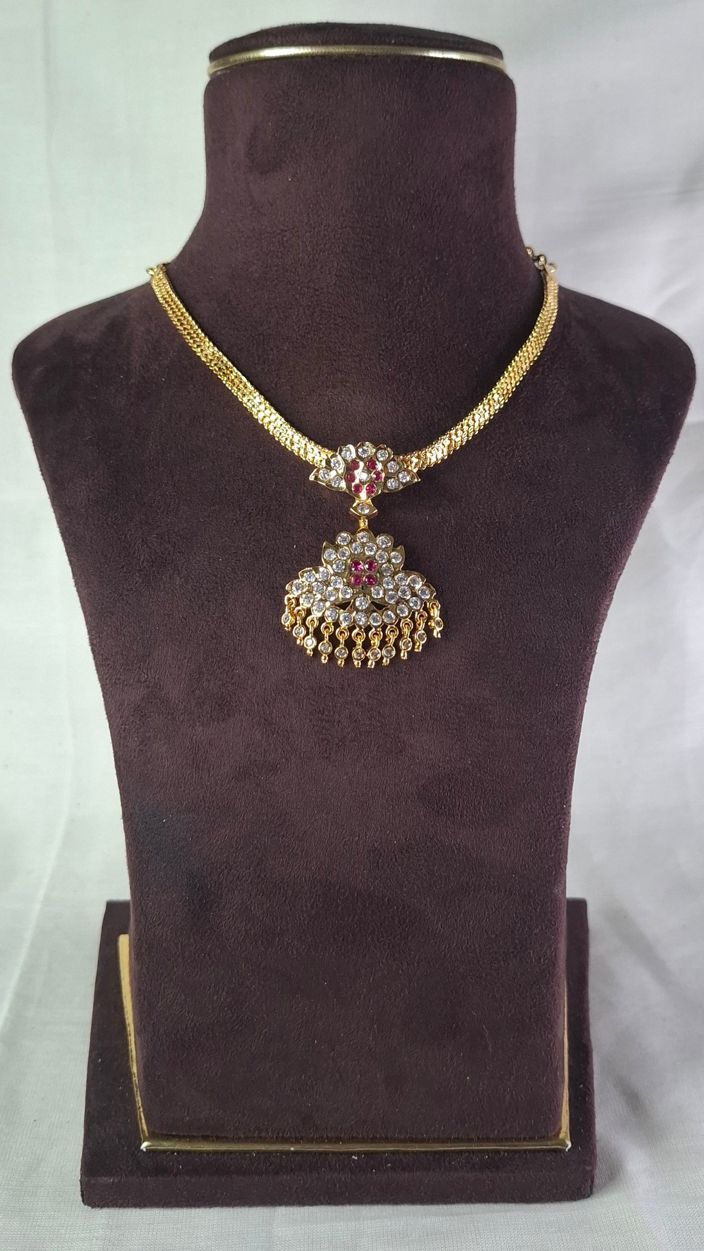 IMPON SHORT NECKLACE E0158