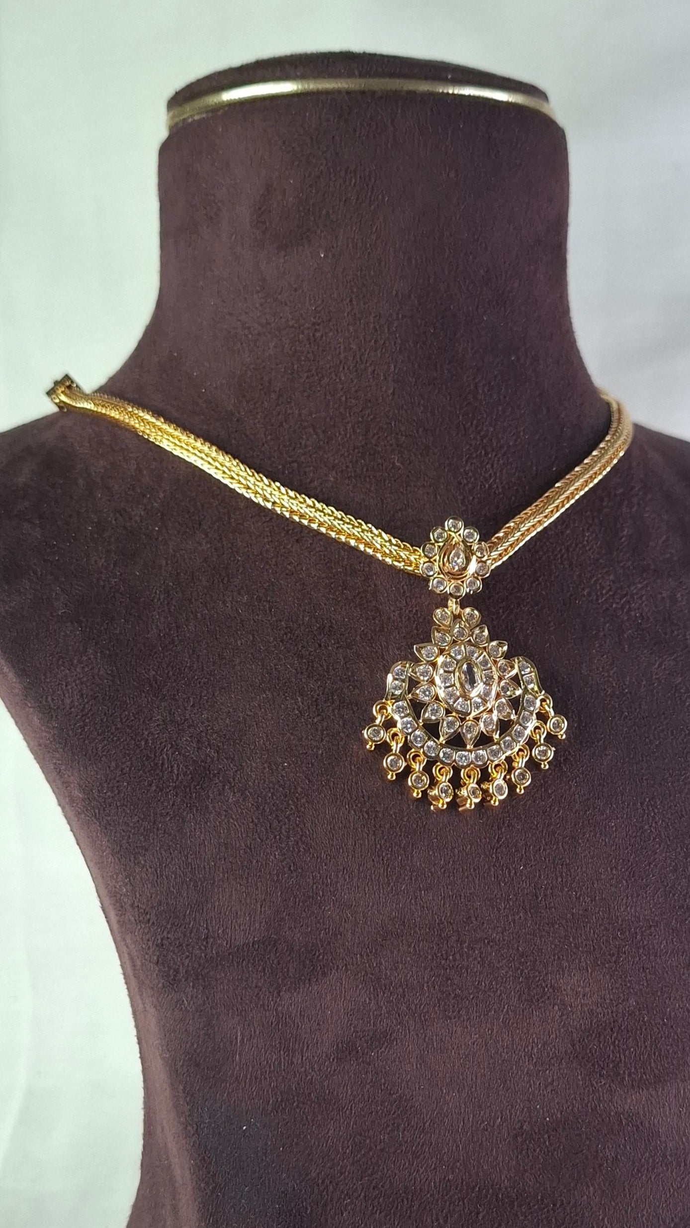 IMPON SHORT NECKLACE E0159