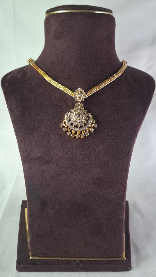 IMPON SHORT NECKLACE E0159