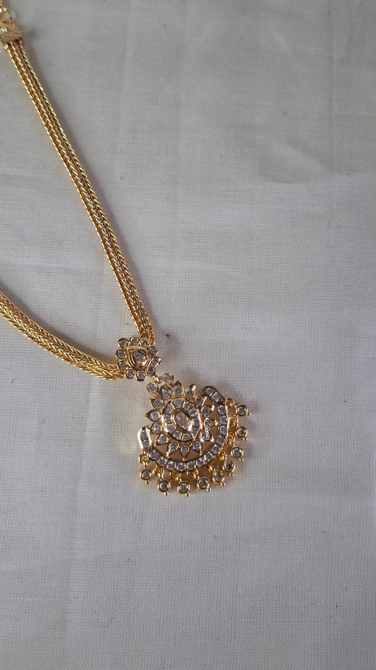 IMPON SHORT NECKLACE E0159