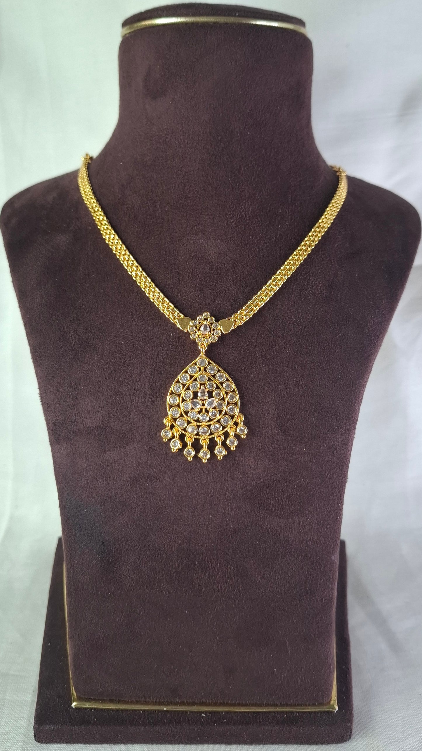 IMPON SHORT NECKLACE E0160