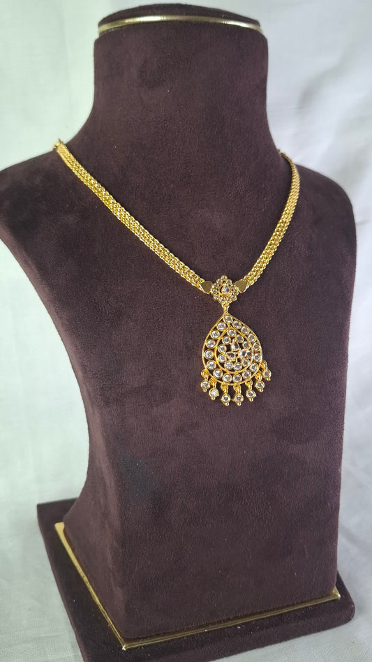 IMPON SHORT NECKLACE E0160