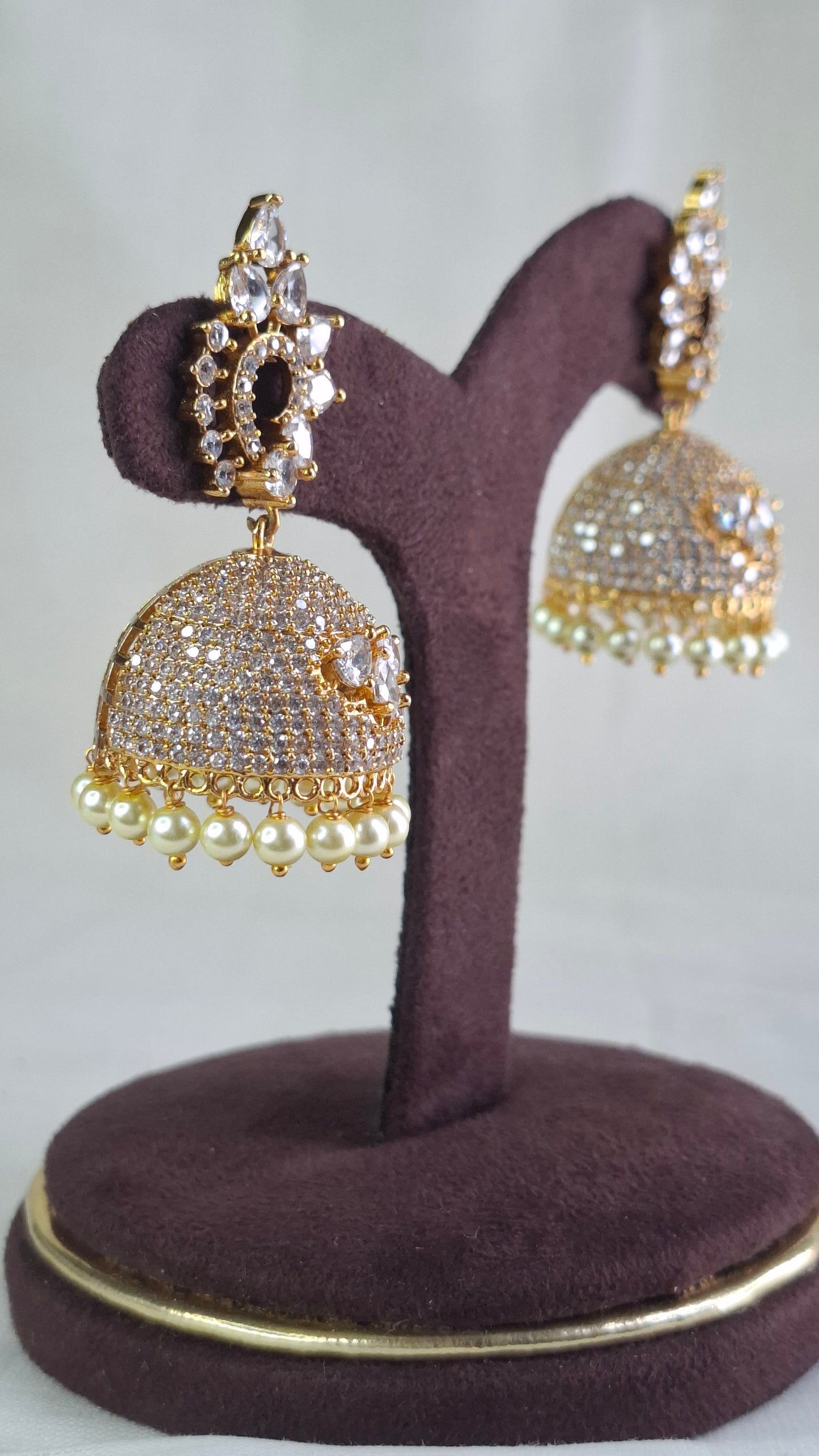 ANTIQUE GOLD A.D. STONE JUMKHAS E0390