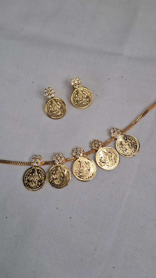 LAKSHMI GOLD COIN SHORT NECKLACE SET E0161