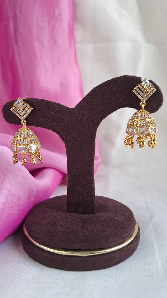 ANTIQUE GOLD A.D. STONE JUMKHAS E0395