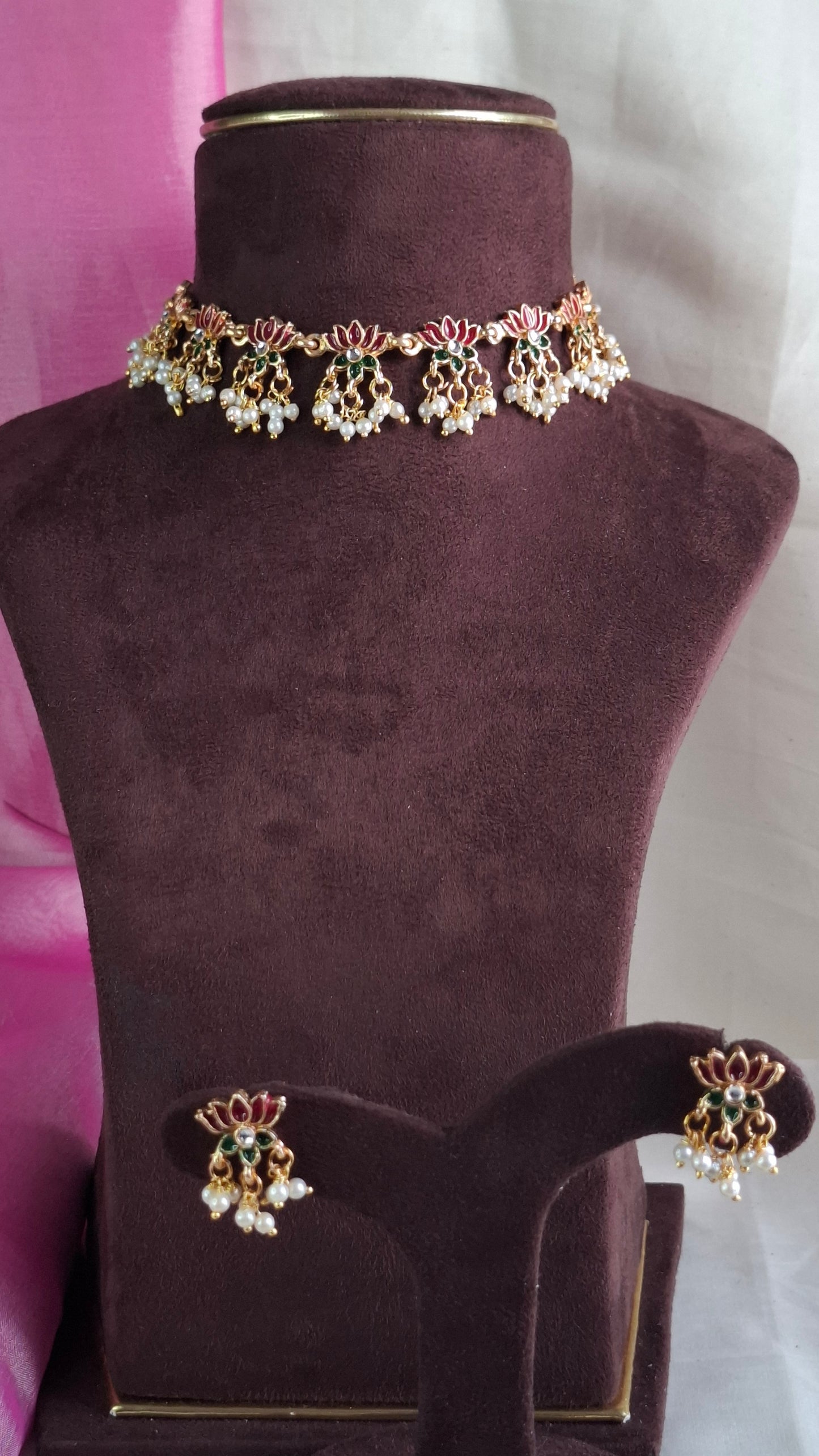 ANTIQUE GOLD LOTUS SET E0242