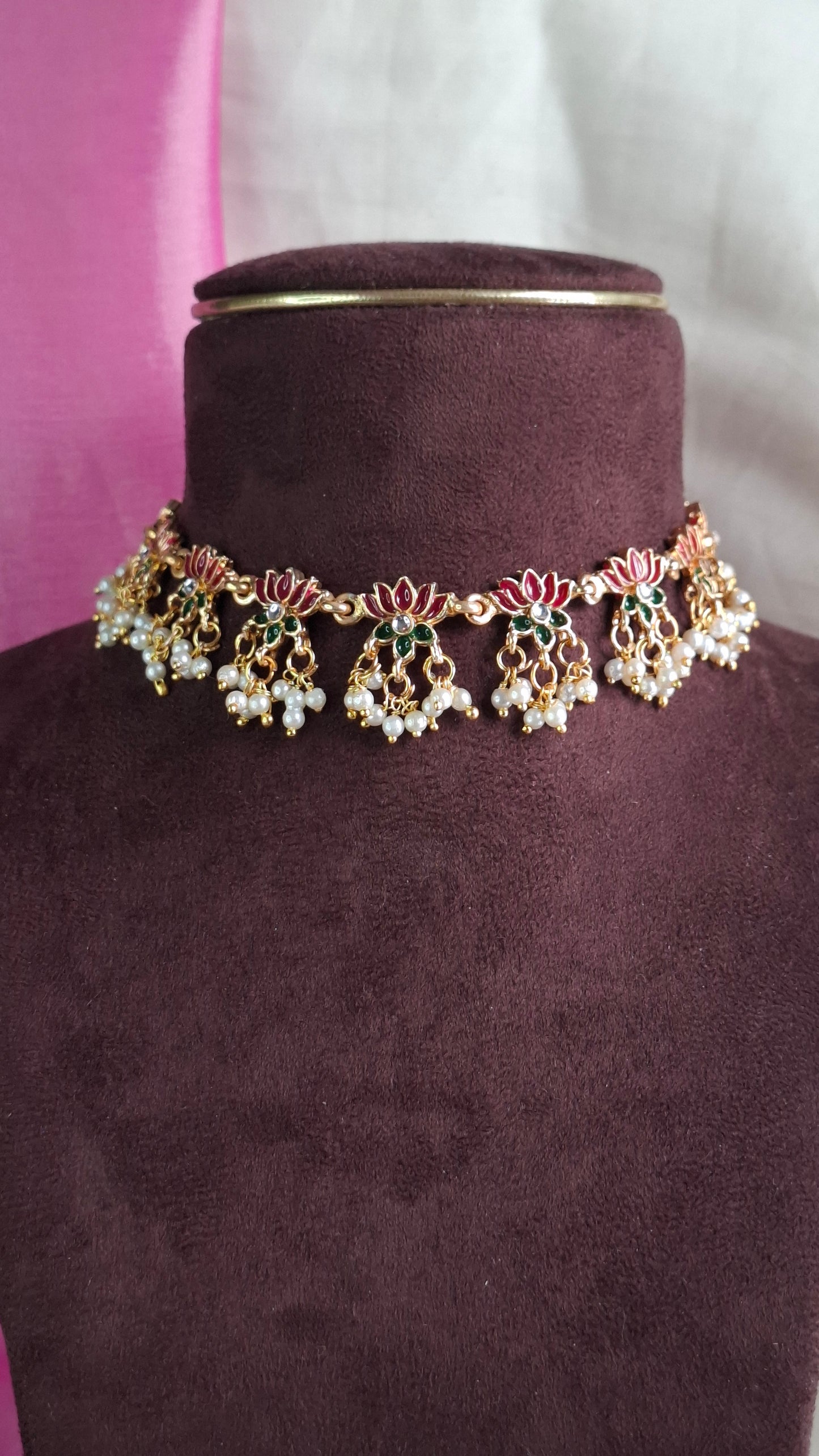 ANTIQUE GOLD LOTUS SET E0242