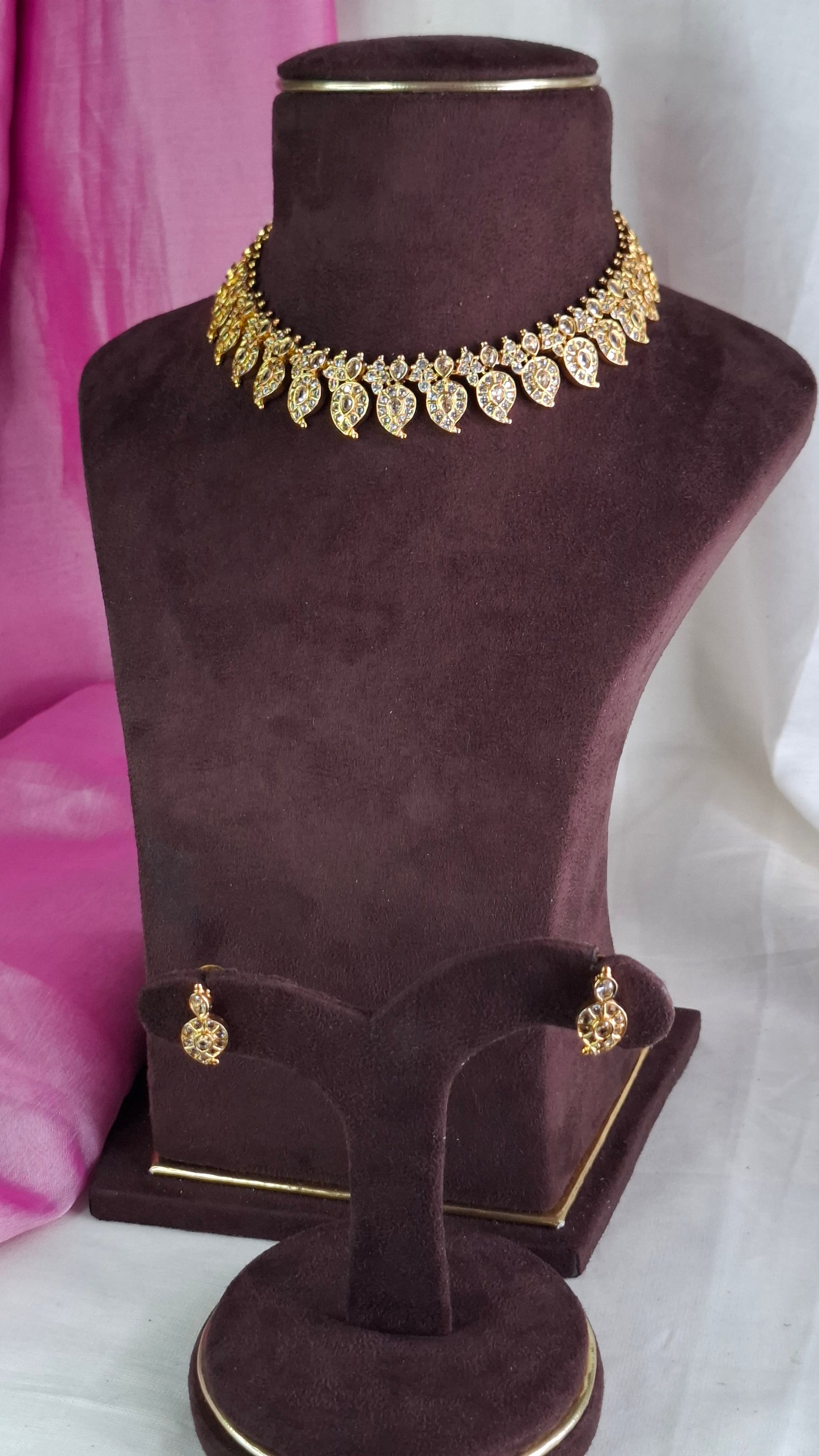 ANTIQUE GOLD MANGO SHORT NECKLACE SET E0243