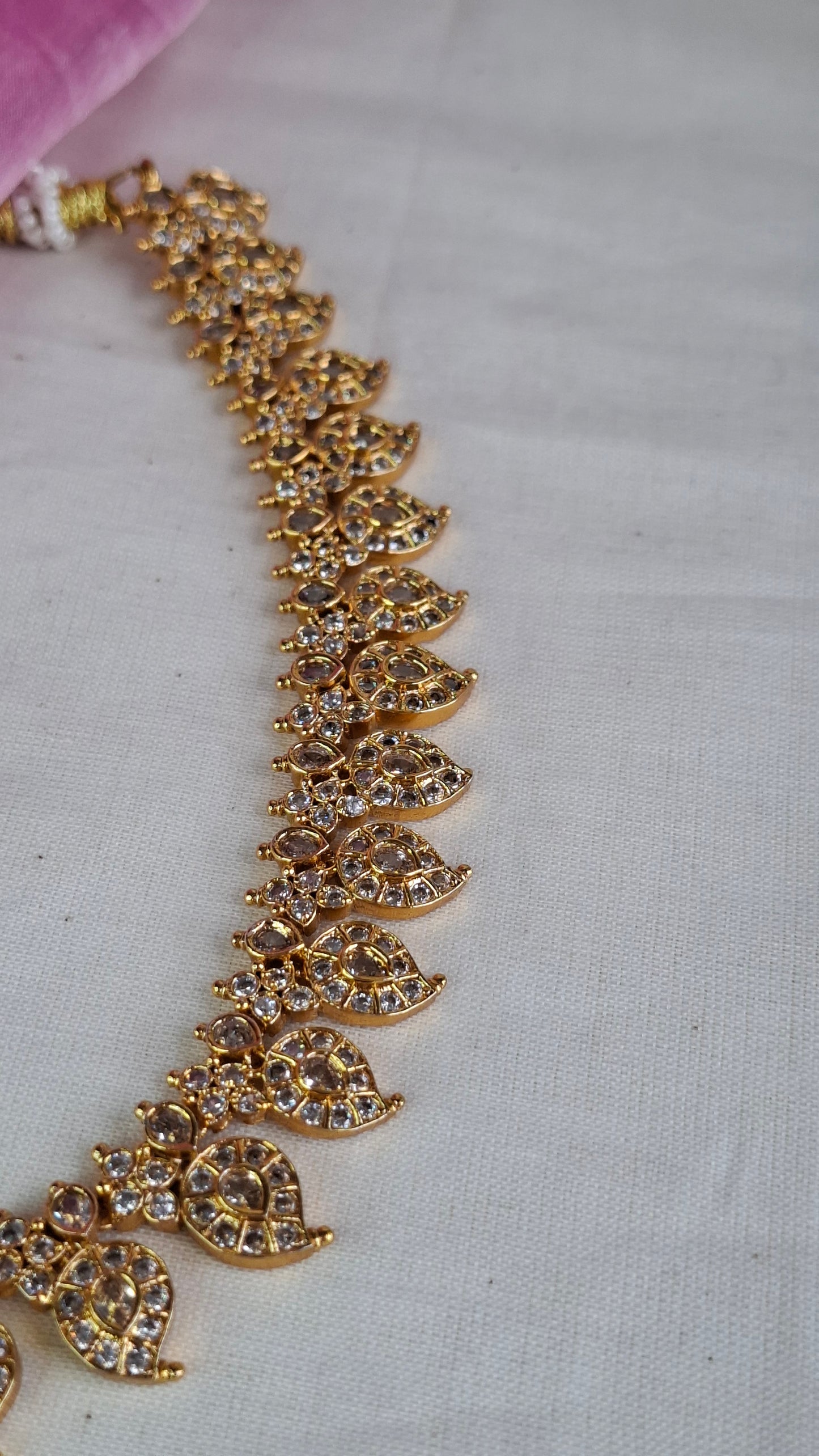 ANTIQUE GOLD MANGO SHORT NECKLACE SET E0243