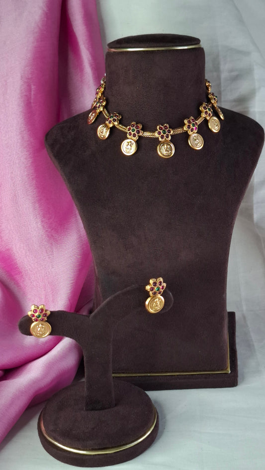 ANTIQUE GOLD SET E0246