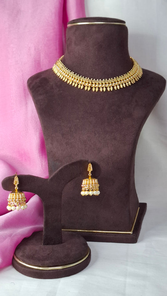 ANTIQUE GOLD SHORT NECKLACE & EARRINGS E0250