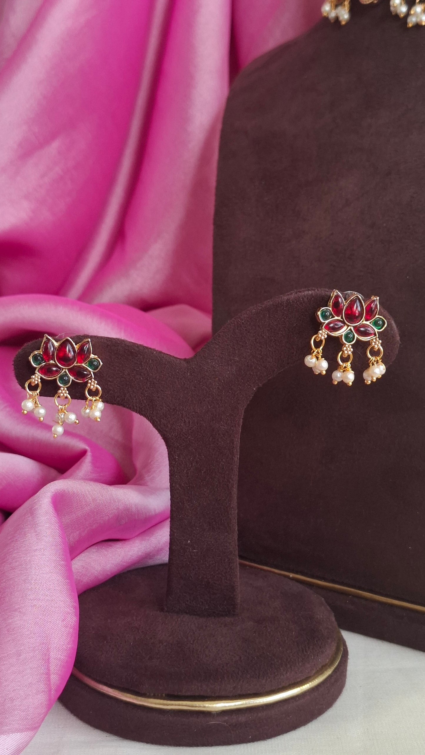 SHORT LOTUS NECKLACE & EARRINGS E0255