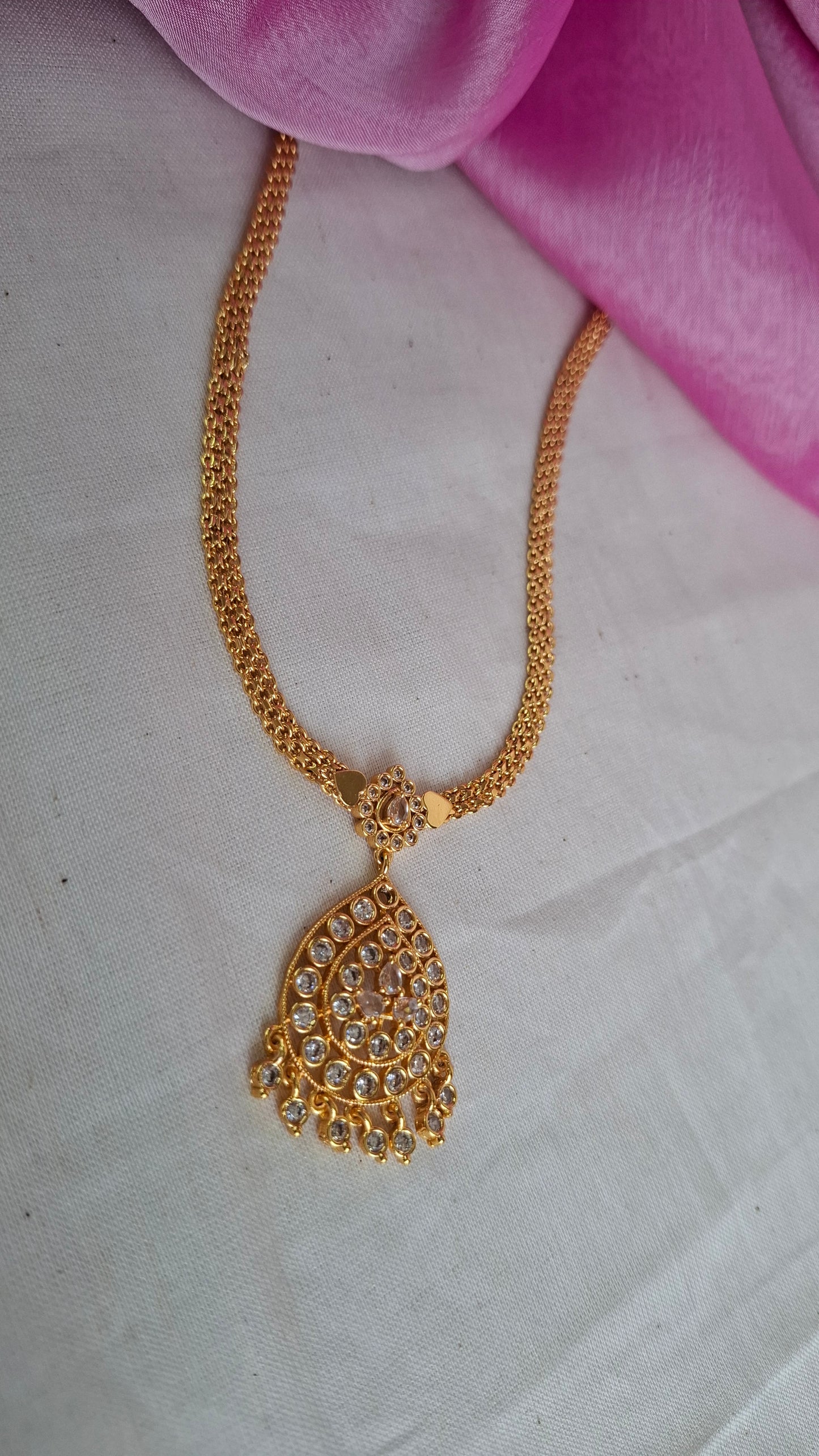 A.D. SHORT NECKLACE E0254