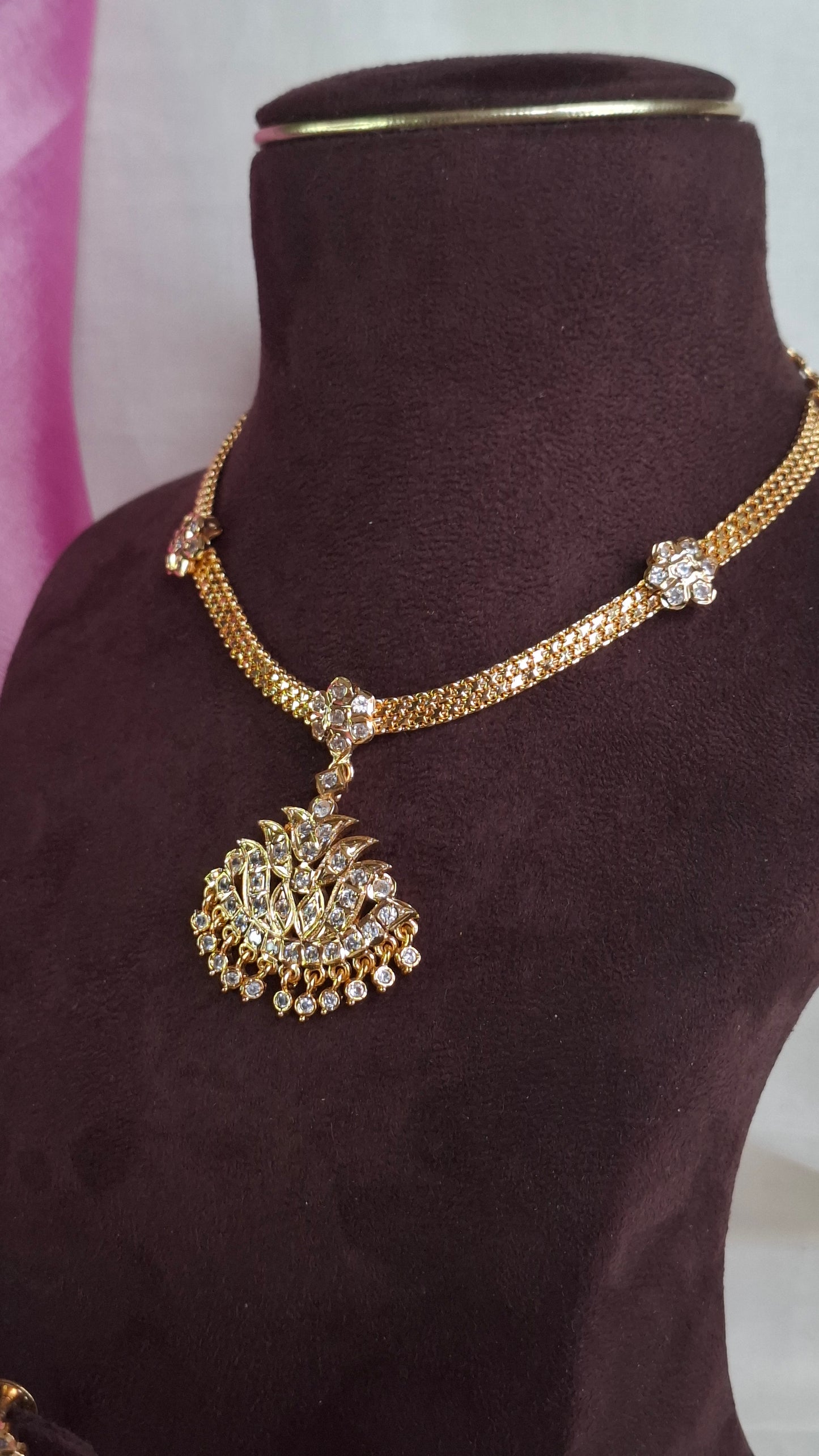 IMPON SHORT NECKLACE & EARRINGS E0165