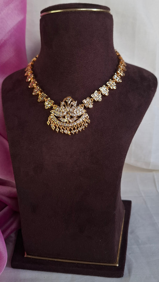 IMPORN SHORT NECKLACE E0166