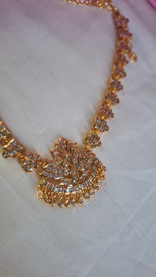 IMPORN SHORT NECKLACE E0166