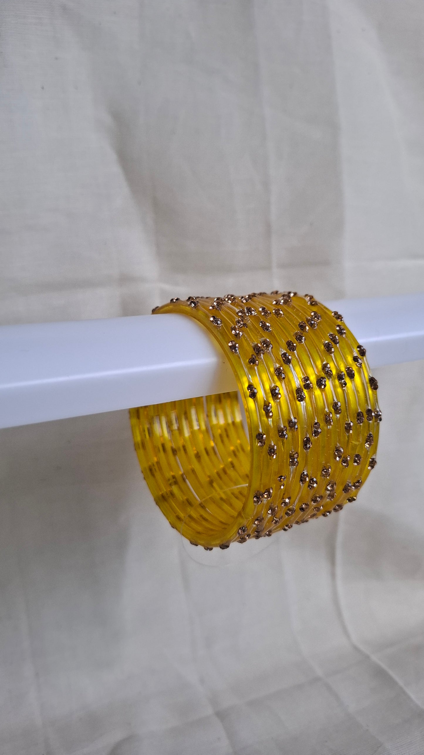 RAIN DROP GLASS BANGLES (LIGHT YELLOW)