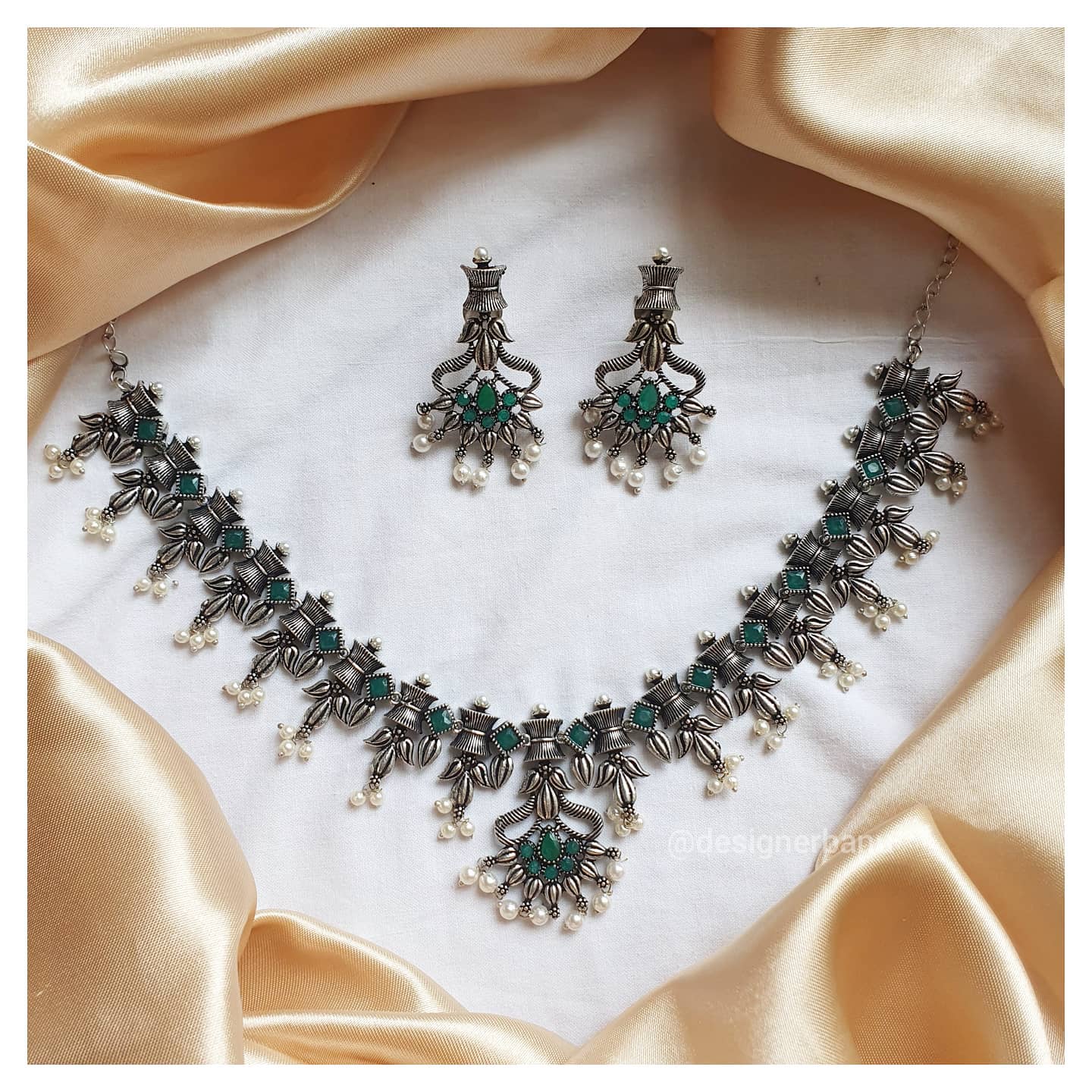 Oxidized silver chocker & matching earrings in green