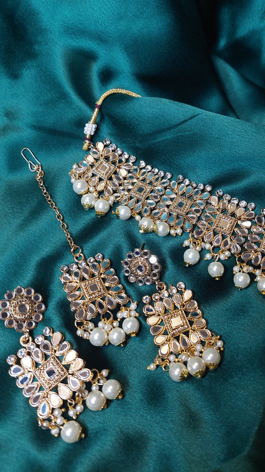 GLASS CHOCKER SET (GOLD)