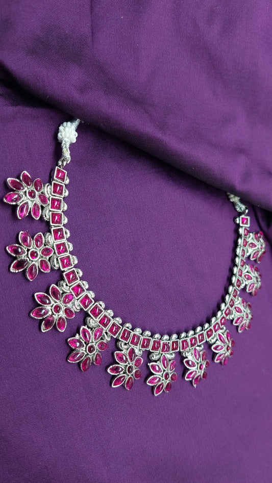 SILVER & PINK SHORT NECKLACE