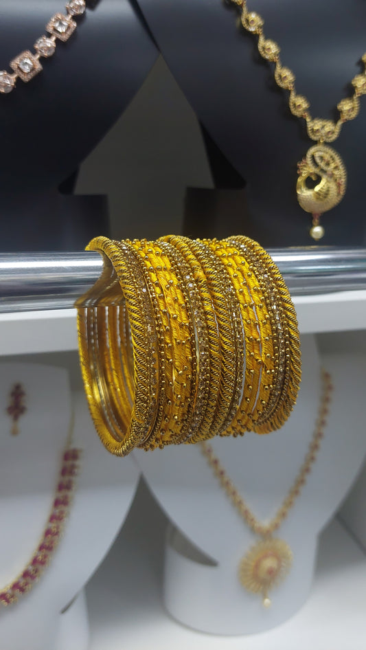 YELLOW & ANTIQUE GOLD BANGLE SET