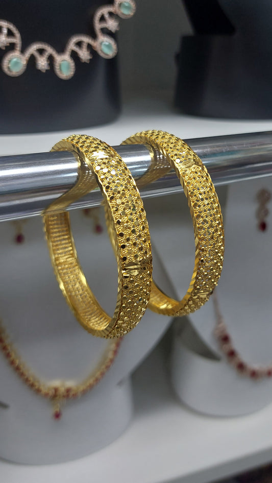YELLOW GOLD ALL GOLD BANGLE PAIR