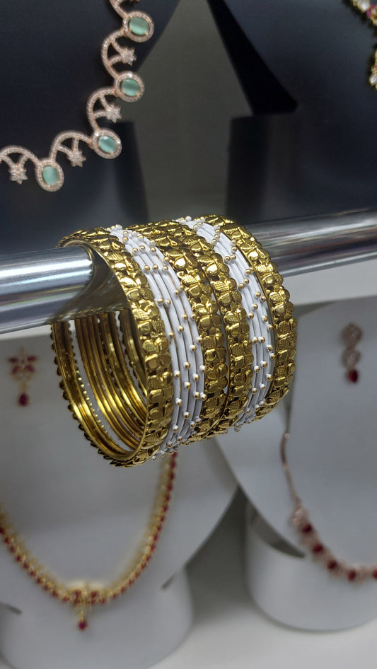 WHITE & ANTIQUE GOLD BANGLE SET